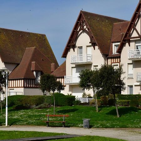 Triplex Avec Jardinet - Wifi - A 400M De La Plage Courseulles-sur-Mer Exterior photo